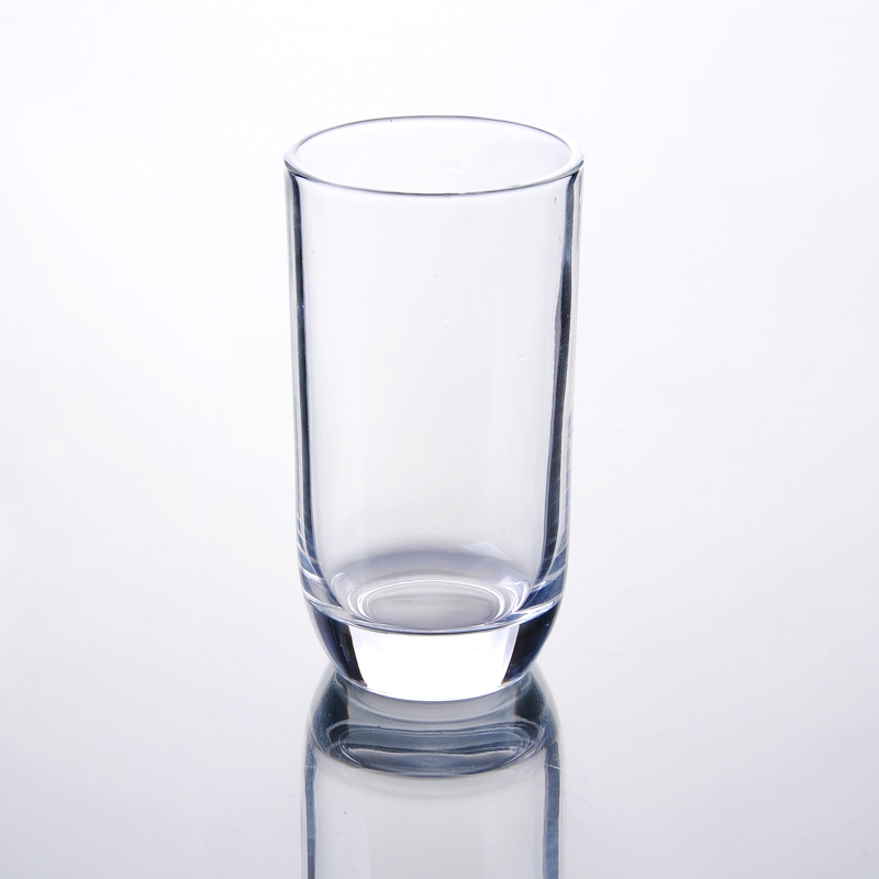 透明玻璃水杯素描图片展示