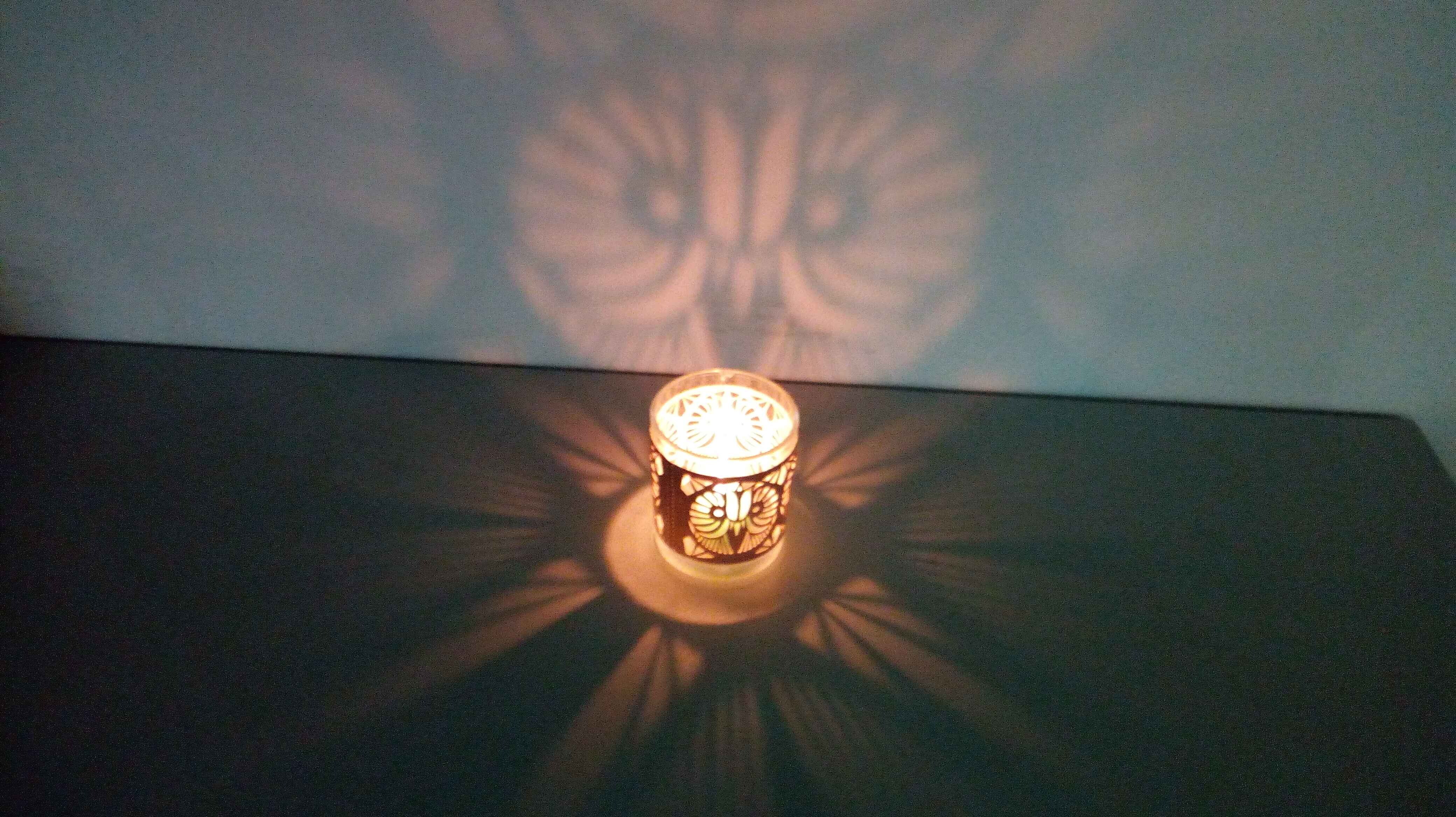 Lovely Shadow From Simple Glass Candle Holder