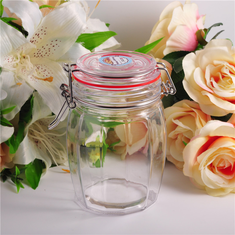 Glass food jar with airtight lid