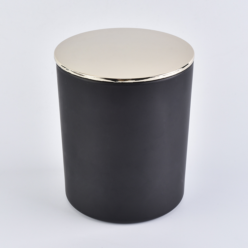 Black cylinder glass vessel for candles with wood lid