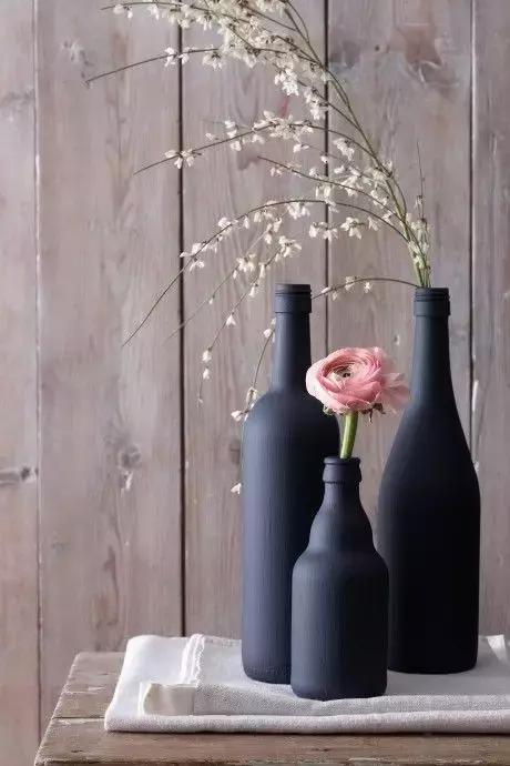The use of empty bottles The use of empty bottles