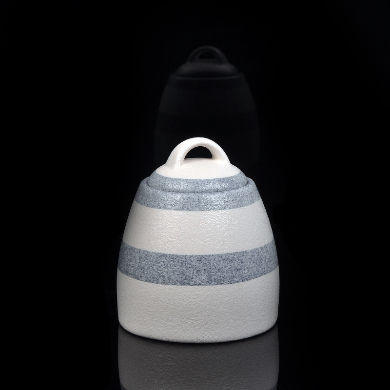 Ceramic candle jar with lid, white and grey cross stripe brief candle holder