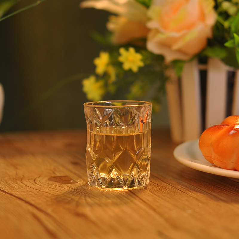 Luxury rock whisky glass with embossed pattern Luxury rock whisky glass with embossed pattern