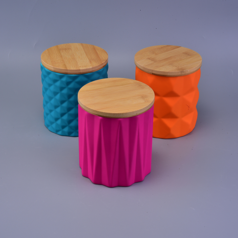 Pink cylinder ceramic candle holder with wood lid Pink cylinder ceramic candle holder with wood lid
