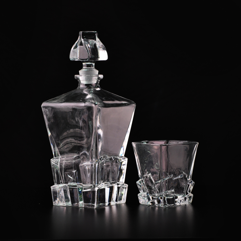 Wholesale Glass Whiskey Bottles Decanter Set