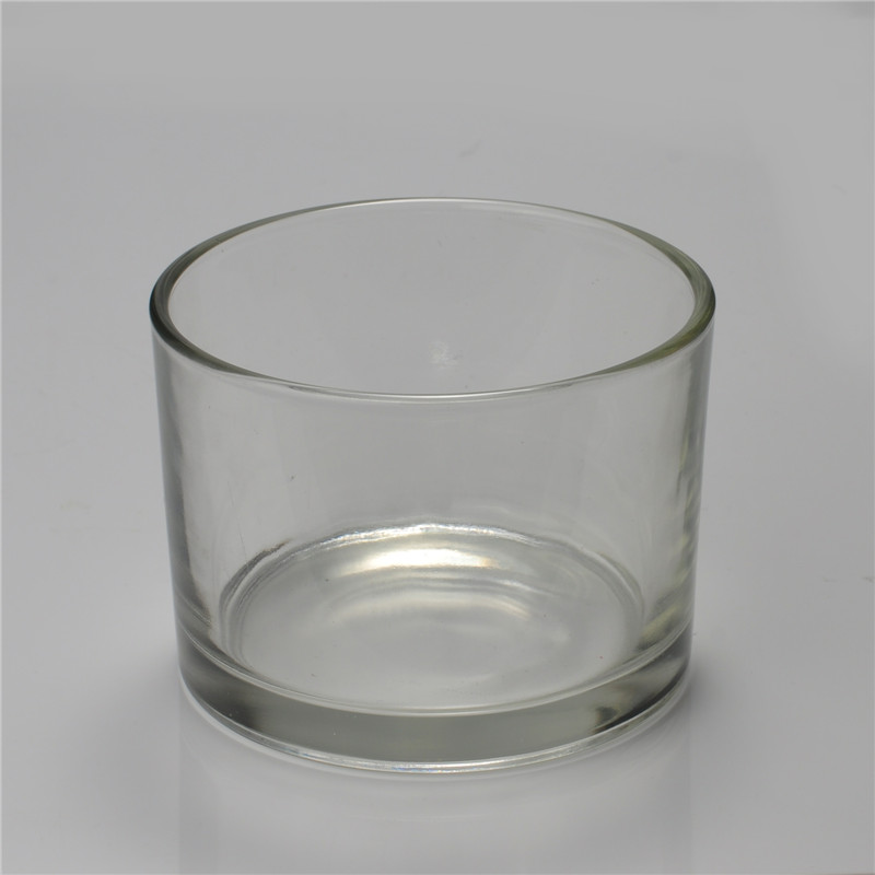 Green round straight-sided glass candle holder
Green round straight-sided glass candle holder