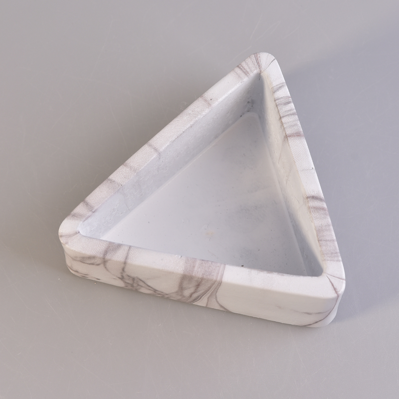 triangle white concrete candle holder with stripes printing
triangle white concrete candle holder with stripes printing