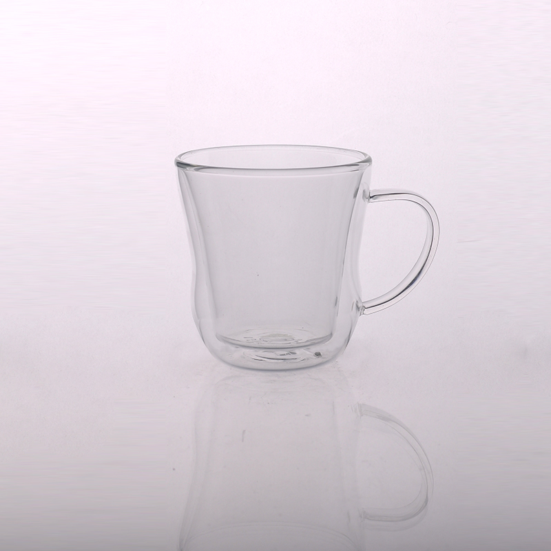 High borosilicate double-wall glass mug
High borosilicate double-wall glass mug