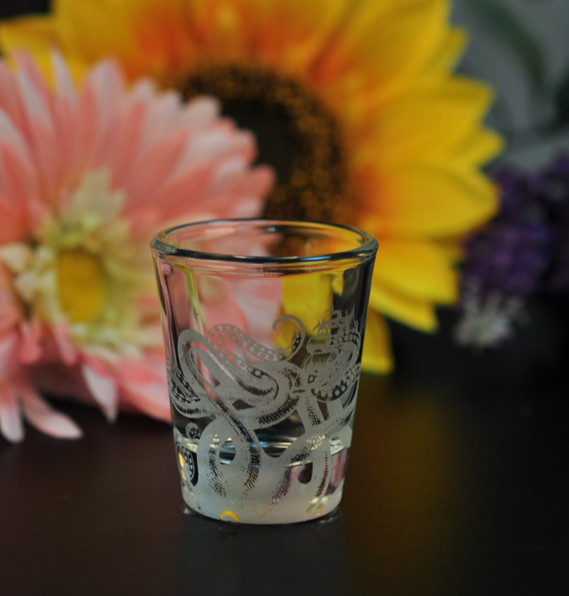 Short glass cup with printing