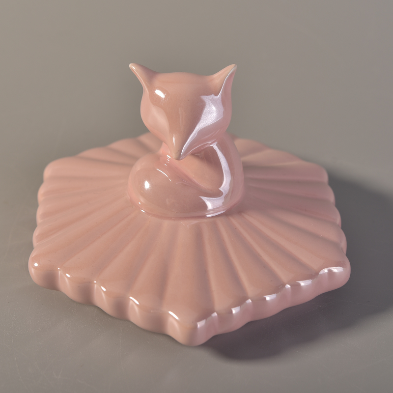 Pink ceramic candle jar with animal shape lid Pink ceramic candle jar with animal shape lid