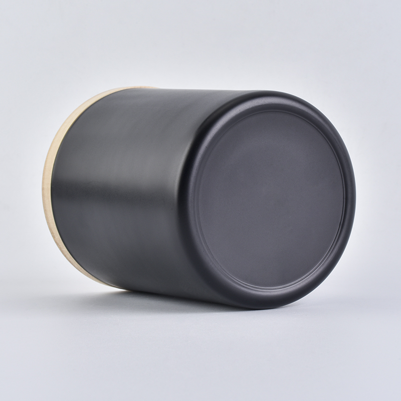 Black cylinder glass vessel for candles with wood lid