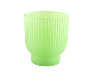 高品质的绿色玻璃蜡烛罐，适合家居装饰
