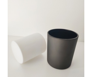 哑光黑色和哑光白色玻璃蜡烛罐