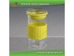 borosilicate drinking glass with infuser and silicone sleeve
