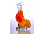 Botella de vino de cristal con forma de gallo