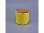 jarra de vela de cerámica con relieve en relieve mate amarillo con tapa de madera